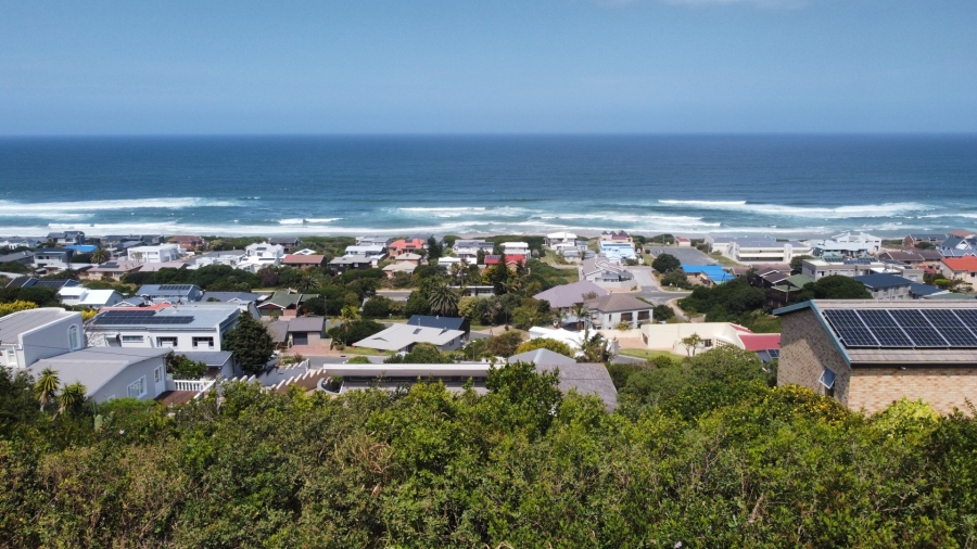  Bedroom Property for Sale in Outeniqua Strand Western Cape